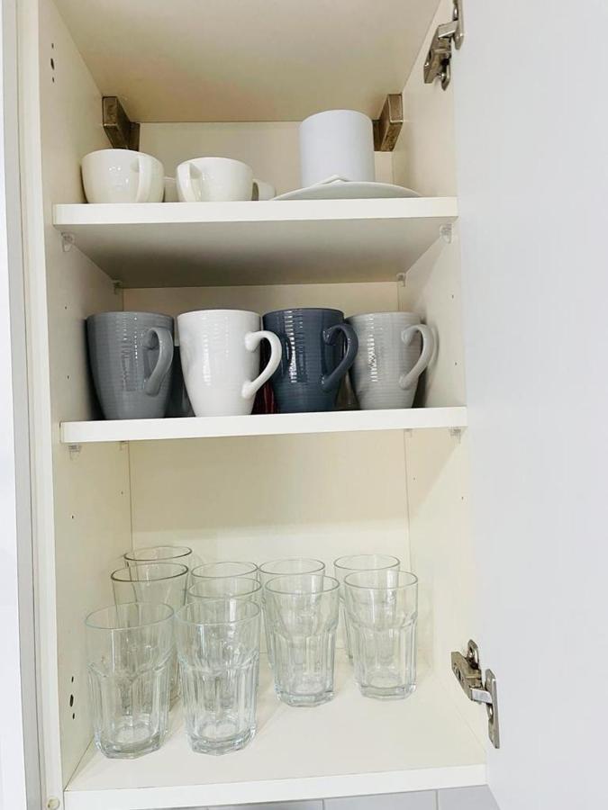 Enfield Chase Apartment Bagian luar foto